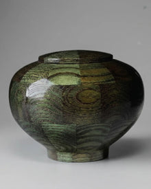 The Verde Luxe Urn