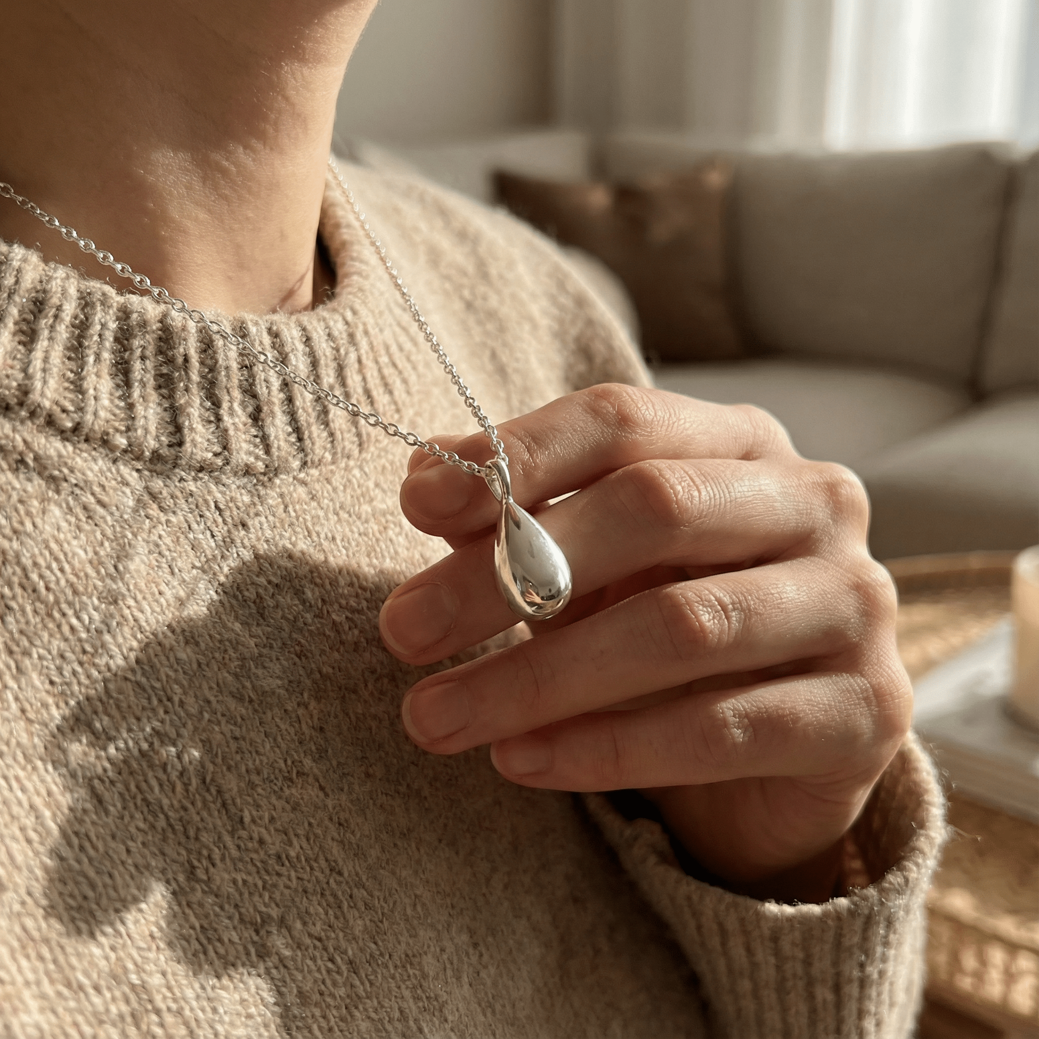 Arden Drop Cremation Necklace | Silver